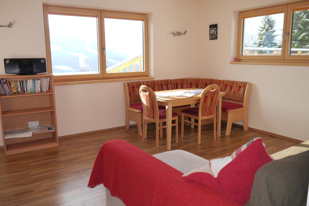 Austrian Alpine Apartments Ramsau am Dachstein Szoba fotó